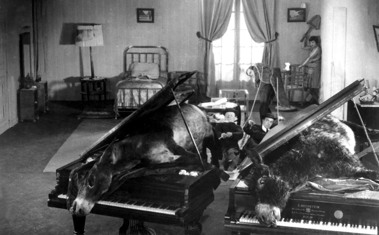Museums Celebrate 100 Years of Surrealism Luis Bunuel Surrealista Caballos En Piano 1024x635