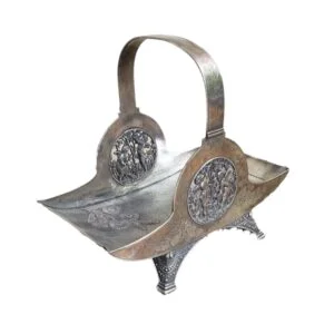Canasta Europea Vintage Plateada Art Nouveau con Repujado de Querubines